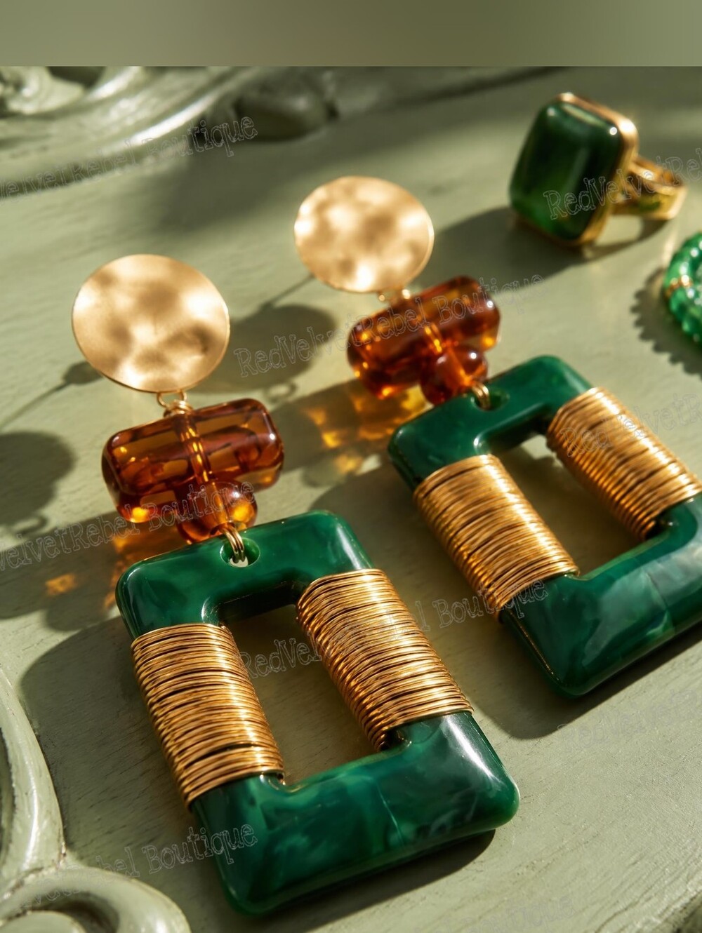 NWT Vintage Retro Cognac Jade Green Gold Metal Twisted Wire Rectagular Earrings